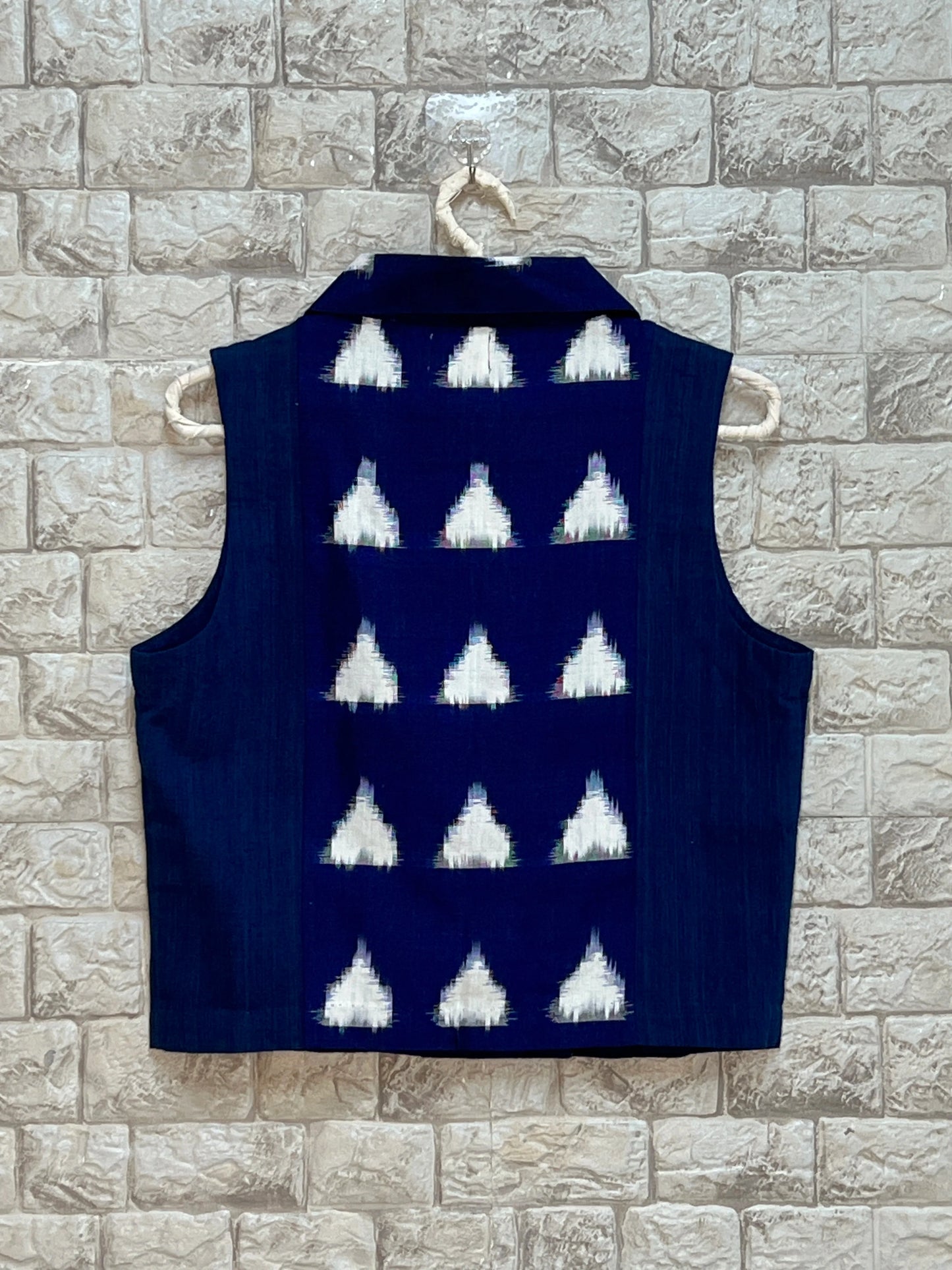 sleeveless V-Neck Waistcoat